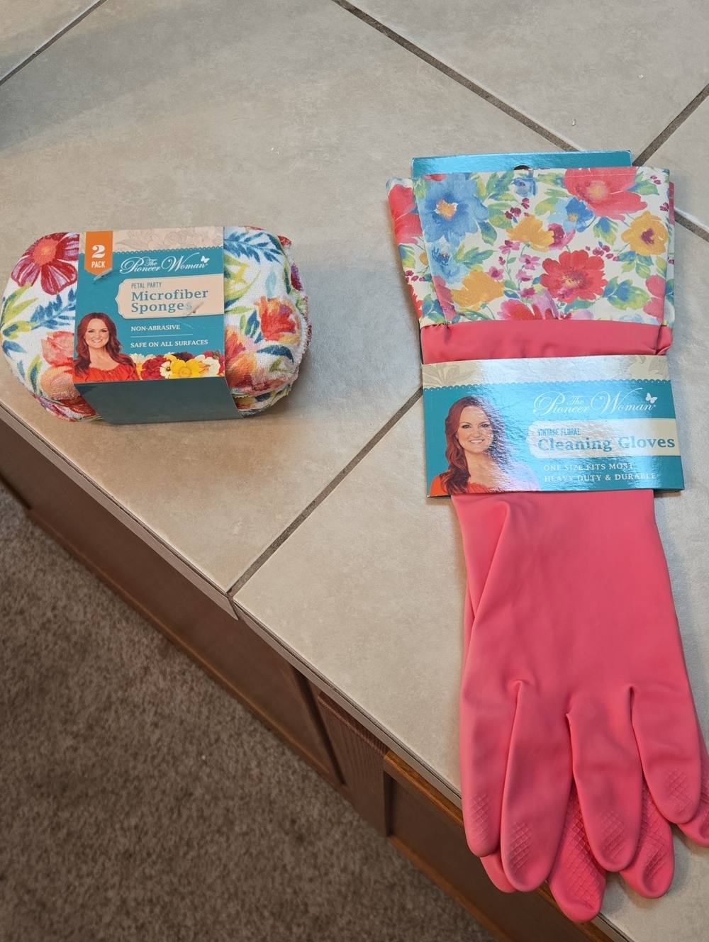 The Pioneer Woman Floral Microfiber Sponges & Pink Cleaning Gloves
